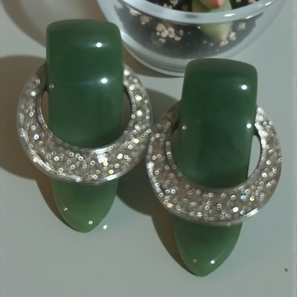 Elegant Green and Silver Women's Vintage Clip-on Earrings